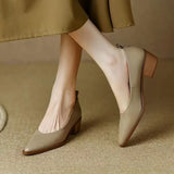 Manon | Stilrena pumps med blockklack