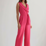 Produktbild – Kimberly – Ärmlös V-ringad Jumpsuit Med Knytmidja För Dam