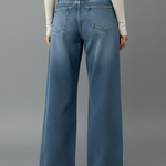 Produktbild – Gabriella – Kvinnors Avslappnade Vida Denimjeans med Dragsko Detalj