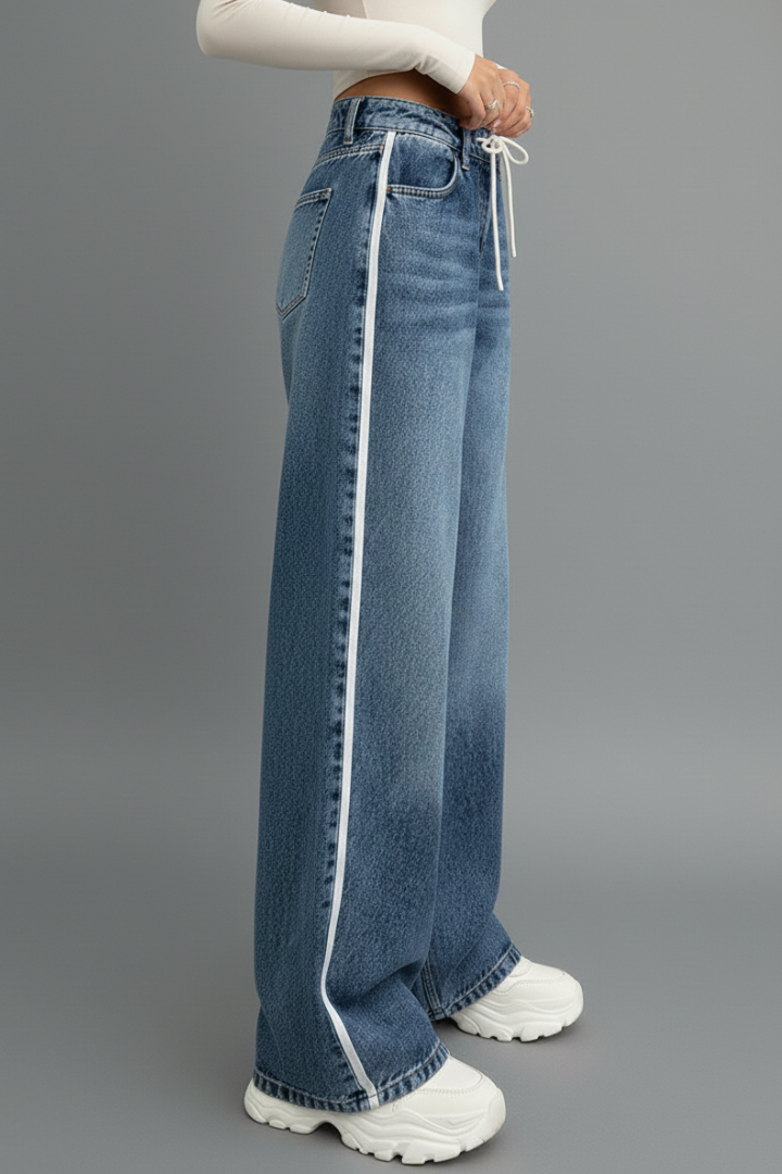 Produktbild – Gabriella – Kvinnors Avslappnade Vida Denimjeans med Dragsko Detalj