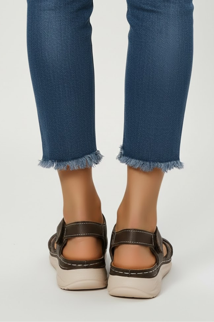 Produktbild – Hannah – Retro Sandaler Med Remmar Och Spänne För Dam