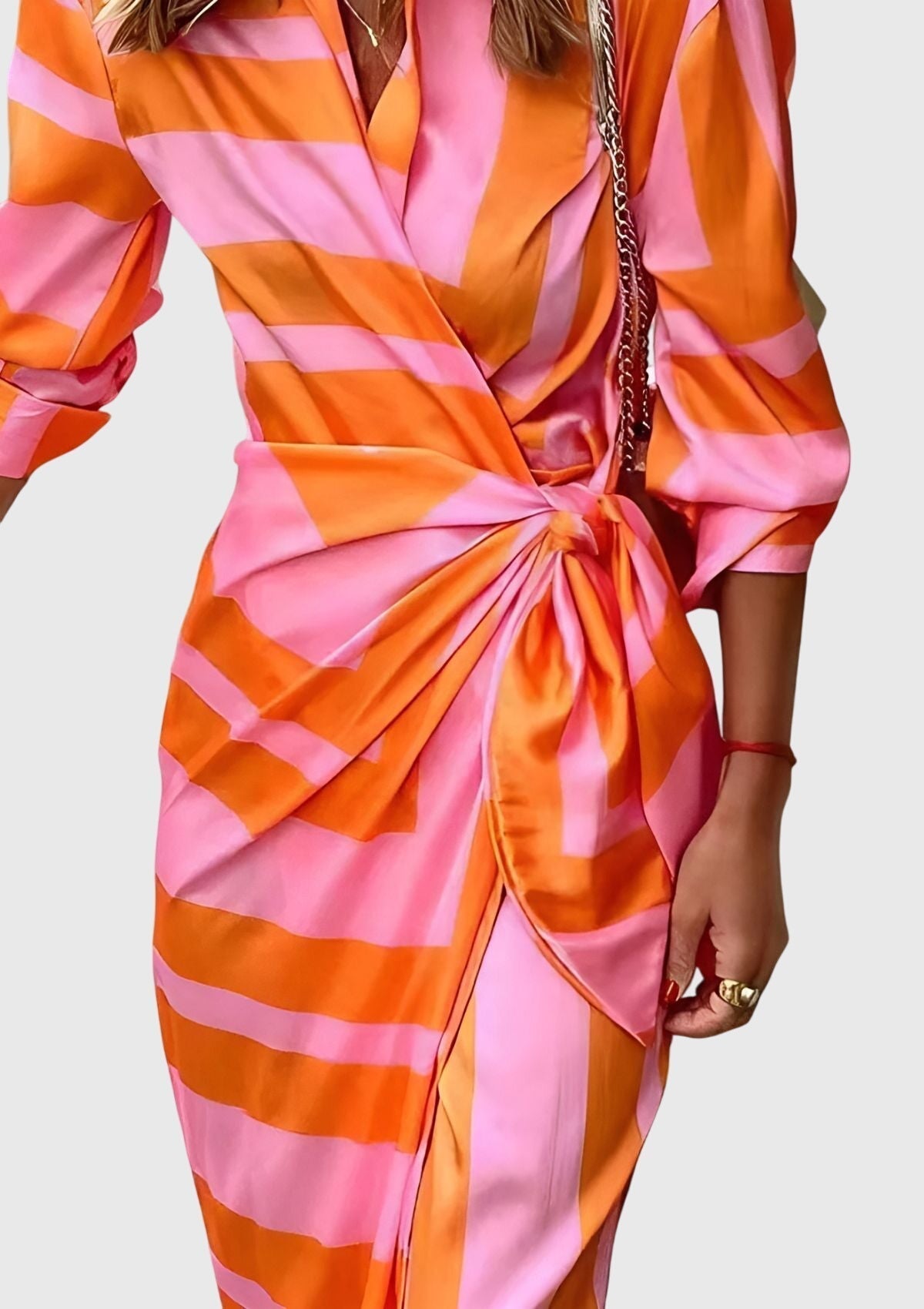 Produktbild – Everly – Elegant Wrap Dress With Print