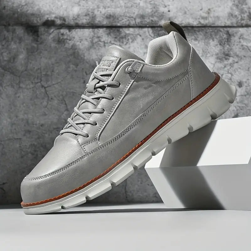 Stödjande sneakers i läder