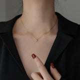 Halsband med moissanitstenar