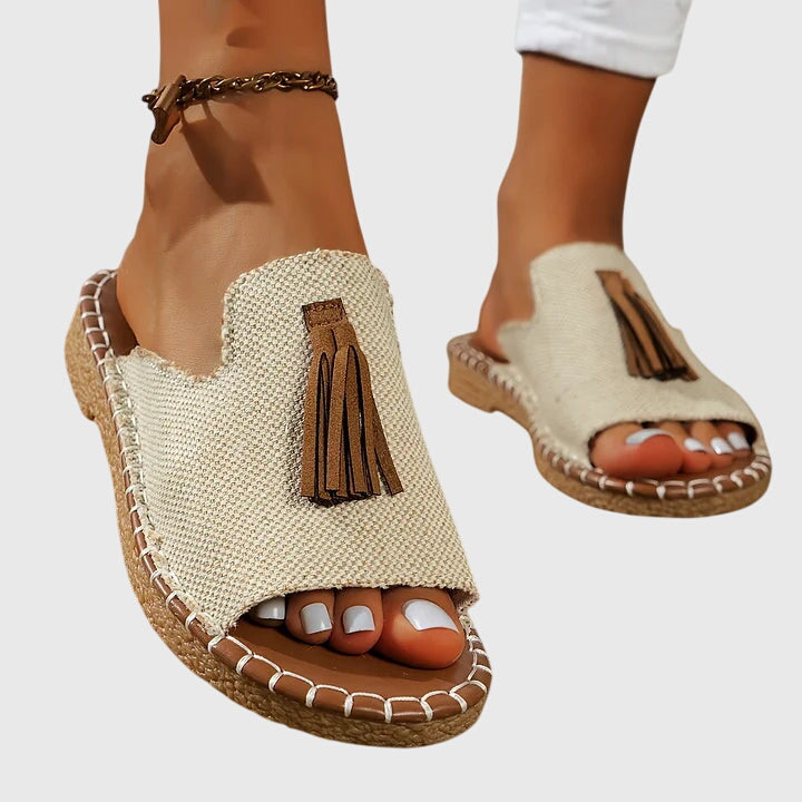 Nathalie | Bohemiska sandaler med tofsar