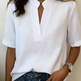 Margaux | Elegant blus med V-ringning