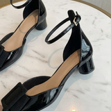 Sandrine | Lackpumps med spänne