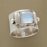 Vintage ring med kubisk månsten