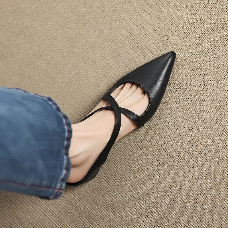 Produktbild – Harper – Läder Mules Med Korsrem Spetsig Tå Låg Klack Slip-On