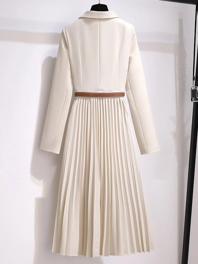 Produktbild – Grace – Midi Klänning Blazer Stil Med Bälte Plisserad