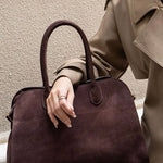 Urban Essential | Rymlig totebag i vegansk mocka