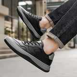 Sneakers i äkta läder