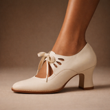 Sylvie | Retro pumps med snörning