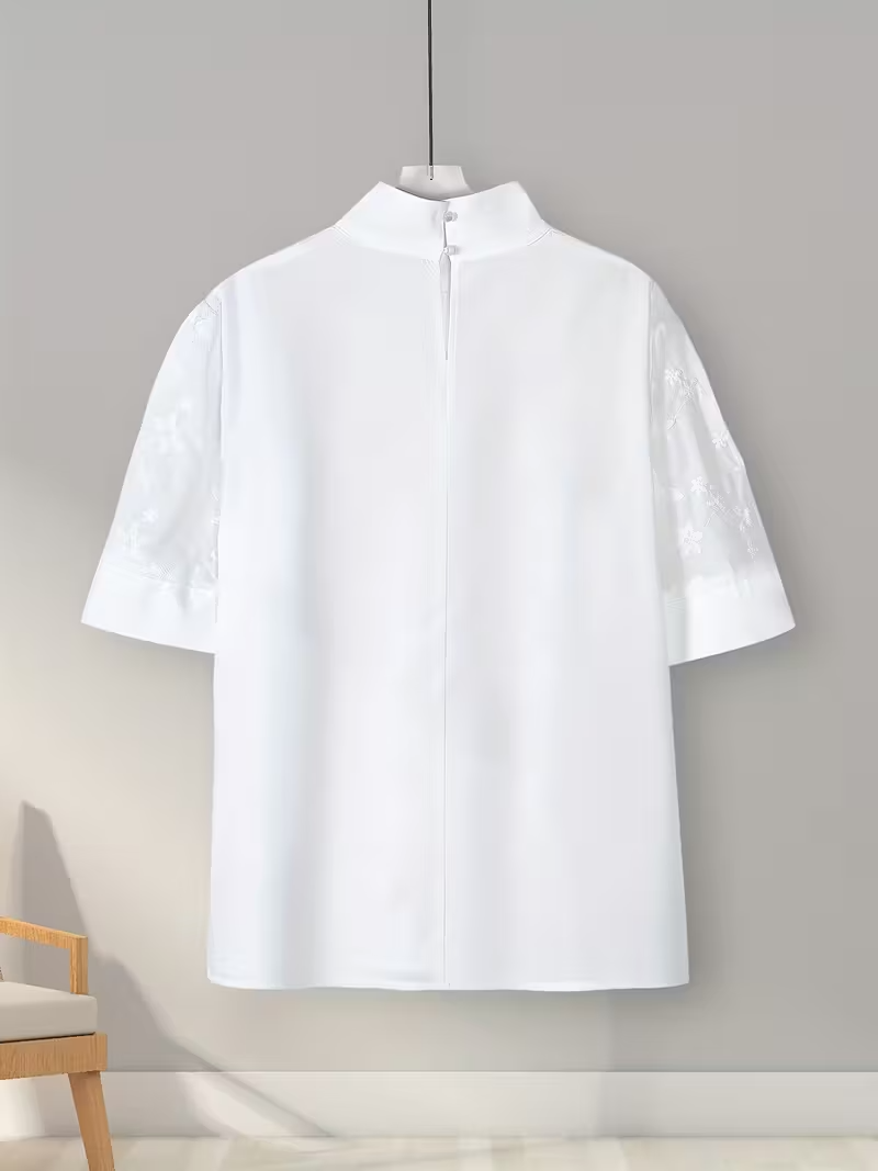 Flora | Elegant blus med blommönster