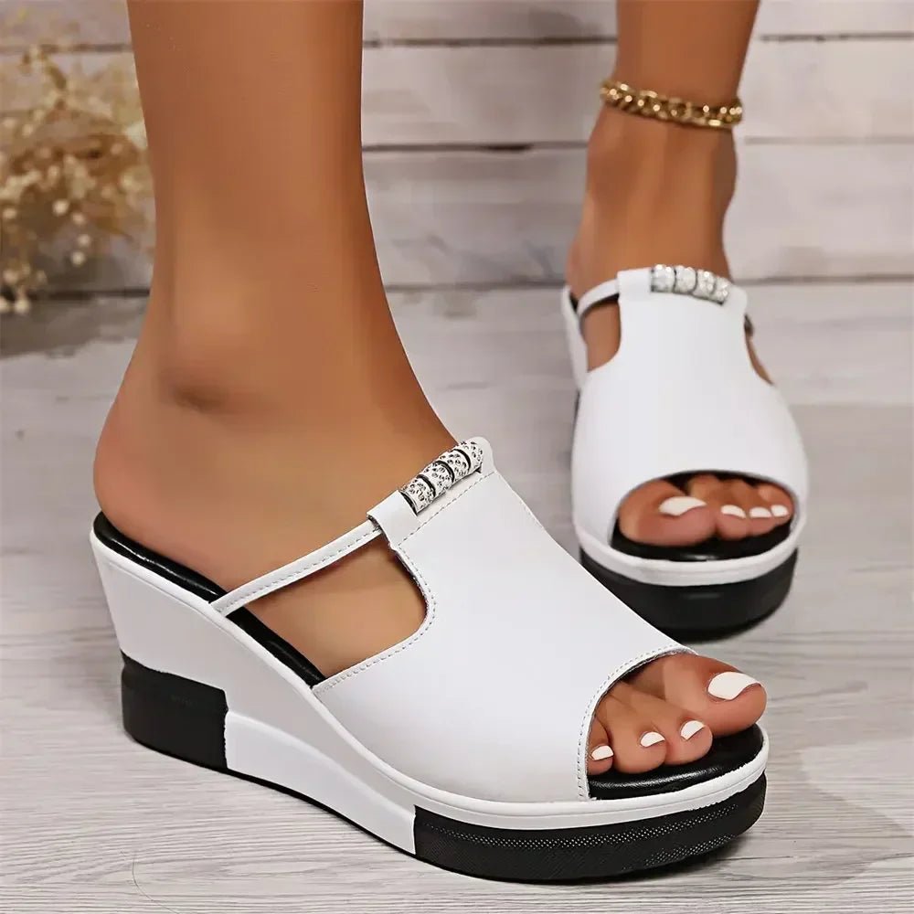 Produktbild – Isabella – Kvinnoortopediska kilsandaler med dämpad plattform och slip-on