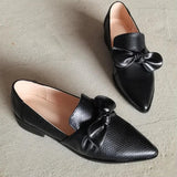 Brigitte | Spetsiga loafers med rosett
