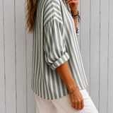 Martine | Sofistikerad blus med volanger